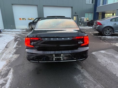 Used 2017 Volvo S90 T6 Momentum w/ Vision Package image 4