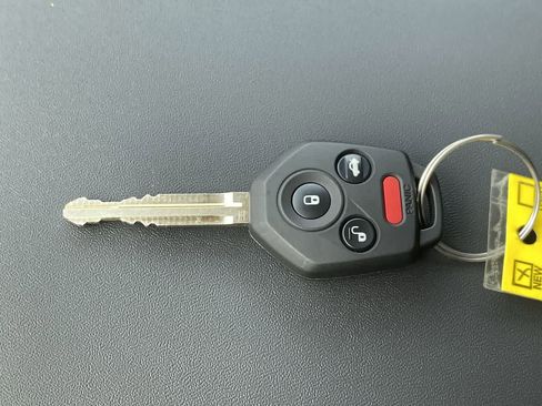 Used 2025 Subaru Outback Premium image 31