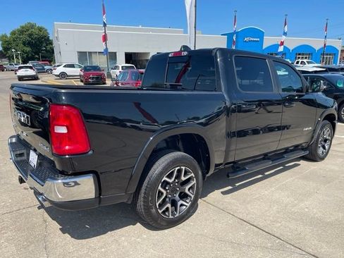 Used 2025 RAM 1500 Laramie AWD/4WD image 3
