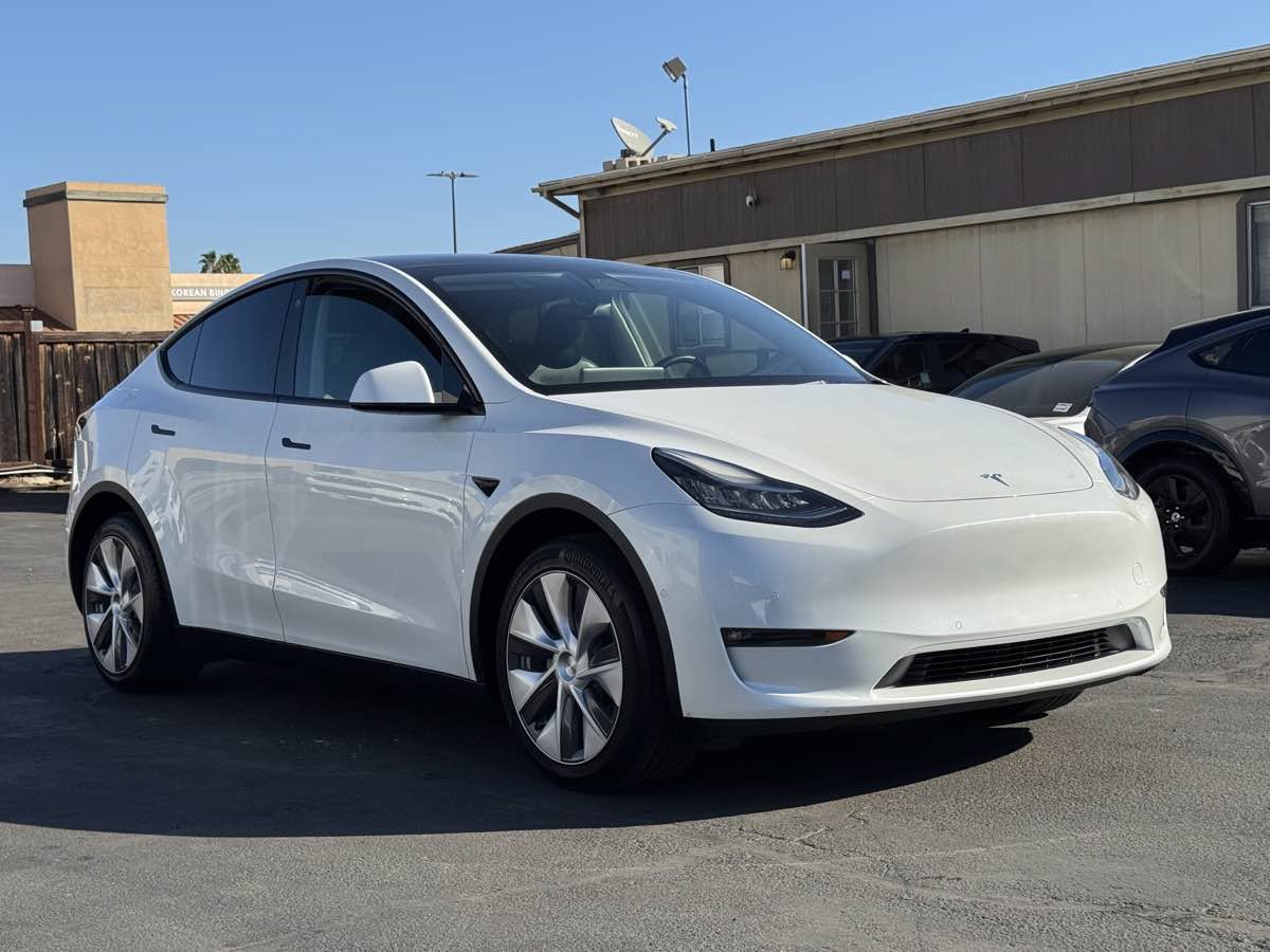 Used 2021 Tesla Model Y Long Range AWD/4WD image 5