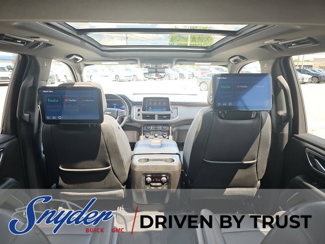 Used 2023 Chevrolet Suburban High Country AWD/4WD image 34