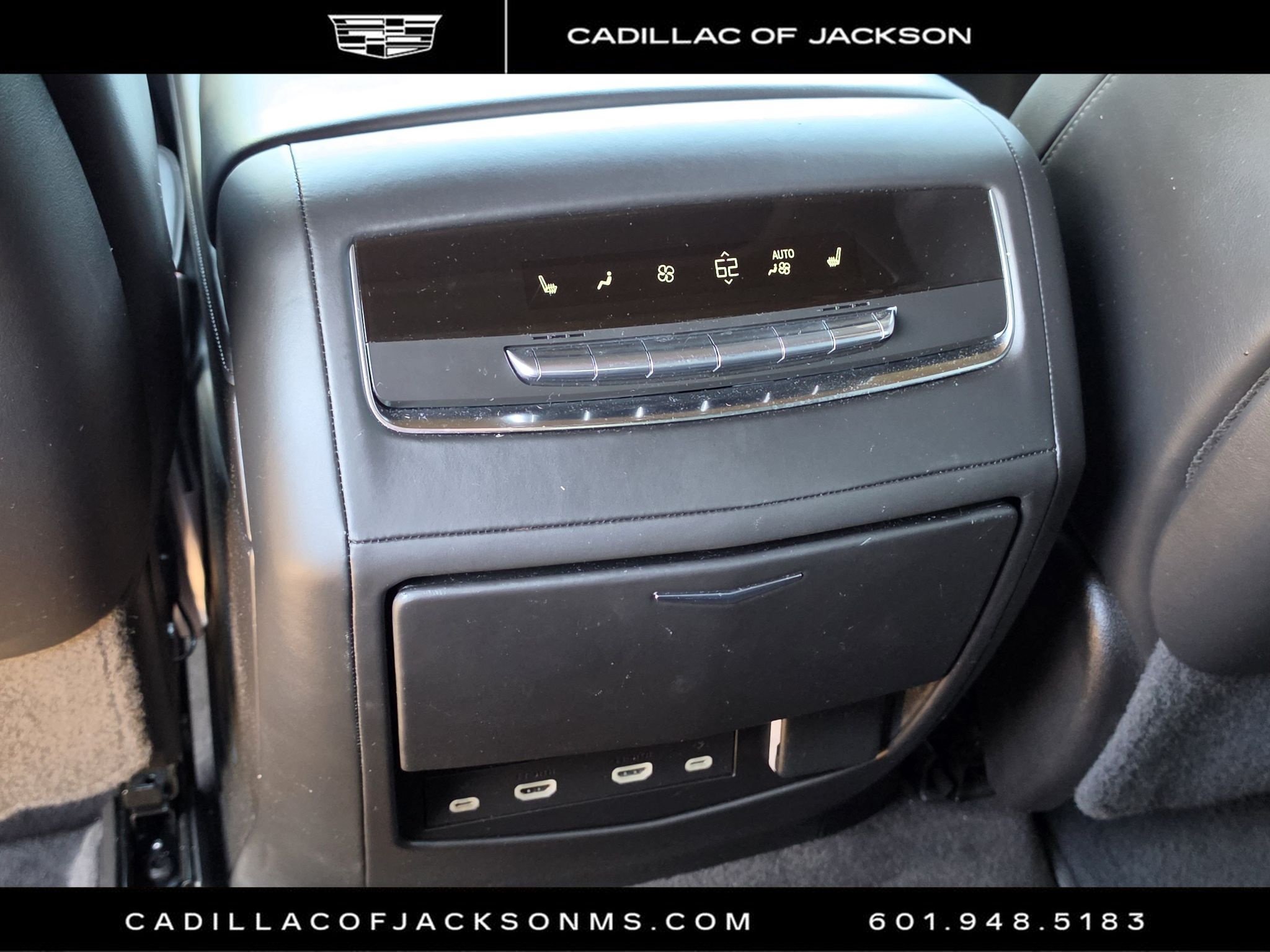 Certified 2023 Cadillac Escalade Premium Luxury Platinum AWD/4WD image 22