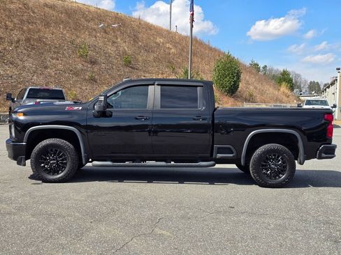Used 2021 Chevrolet Silverado 2500 LT w/ Midnight Edition image 14