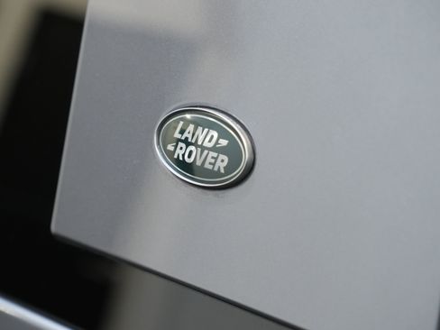 Used 2023 Land Rover Defender 130 X-Dynamic SE AWD/4WD image 15