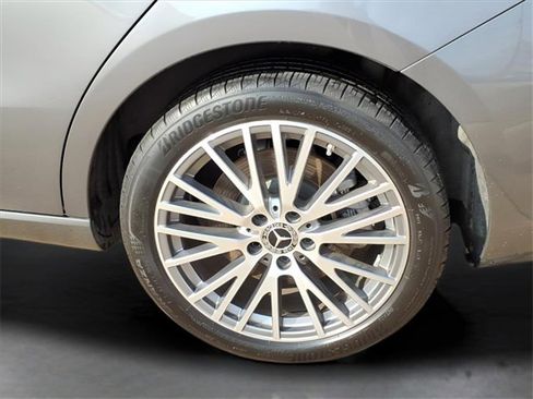 Used 2025 Mercedes-Benz CLA 250 4MATIC image 25