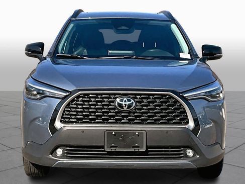 Used 2025 Toyota Corolla Cross XLE w/ Convenience Package image 4