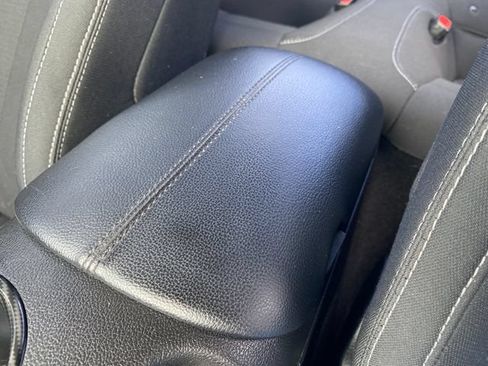 Used 2019 Ford Mustang Coupe w/ Equipment Group 101A RWD image 29