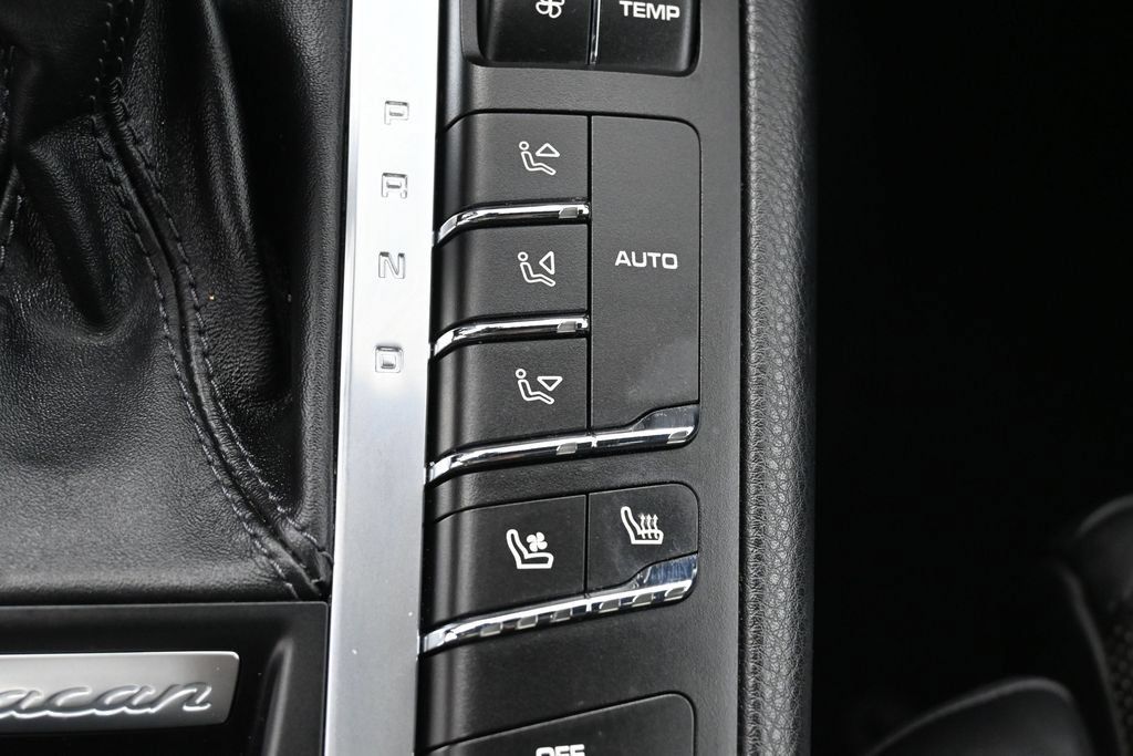 Used 2017 Porsche Macan S w/ Premium Package Plus AWD/4WD image 31