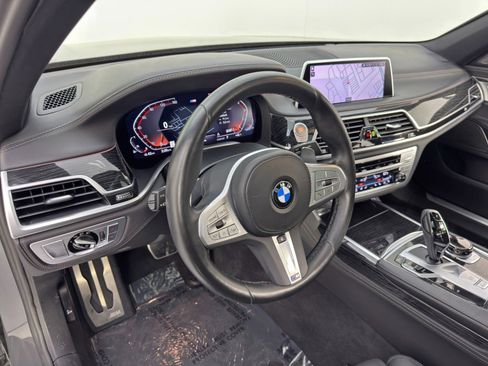 Used 2022 BMW 750i xDrive w/ Executive Package image 14