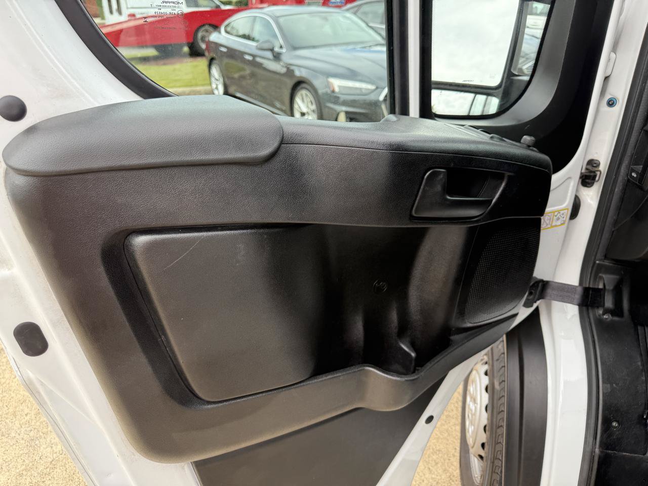 Used 2024 RAM ProMaster 2500 w/ Convenience Group FWD image 13