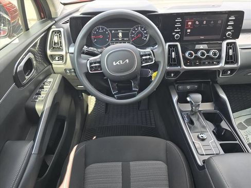 Used 2023 Kia Sorento LX FWD image 11