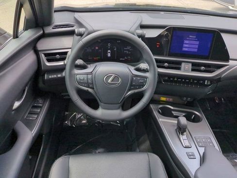 Used 2025 Lexus UX 300h FWD image 14
