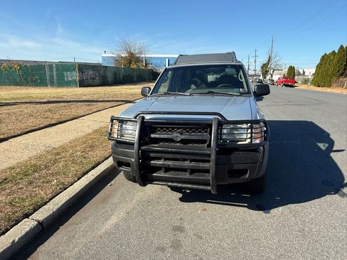 Used 2001 Nissan Xterra XE image 3