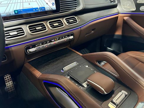 Certified 2025 Mercedes-Benz GLS 450 4MATIC image 11