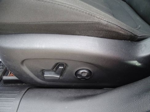 Used 2016 Chrysler 200 Limited Sedan FWD image 12