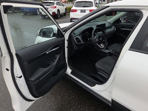 Used 2021 Kia Seltos LX image 10