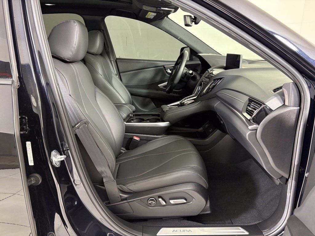 Used 2025 Acura RDX SH-AWD image 12