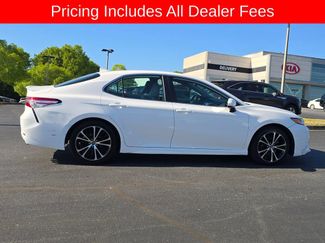 Used 2020 Toyota Camry SE FWD video 2