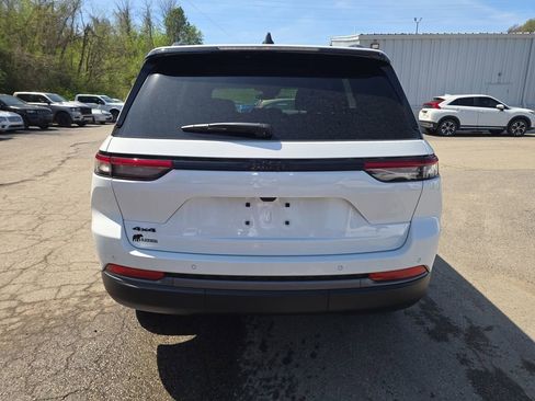 New 2026 Jeep Grand Cherokee Altitude AWD/4WD image 5