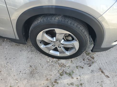 Used 2019 Honda HR-V LX image 2