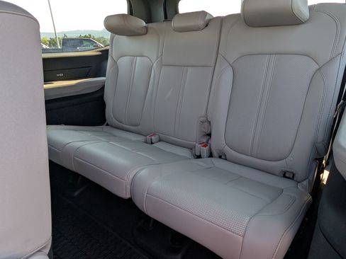 Used 2025 Jeep Wagoneer 4WD w/ Premium Group I image 14