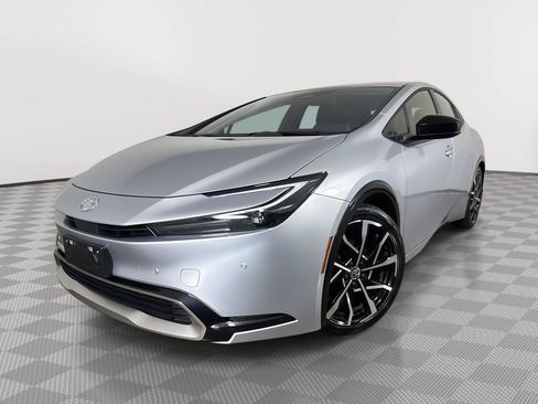 Used 2025 Toyota Prius Plug-In Hybrid FWD image 1