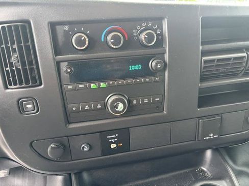 Used 2017 Chevrolet Express 2500 Extended RWD image 11