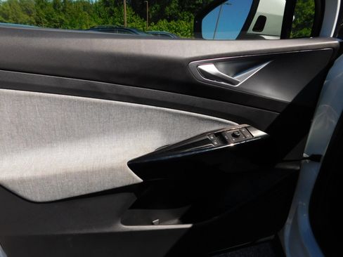 Used 2023 Volkswagen ID.4 Pro RWD image 16