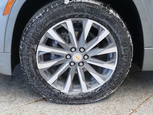 Used 2023 Chevrolet Traverse Premier image 13