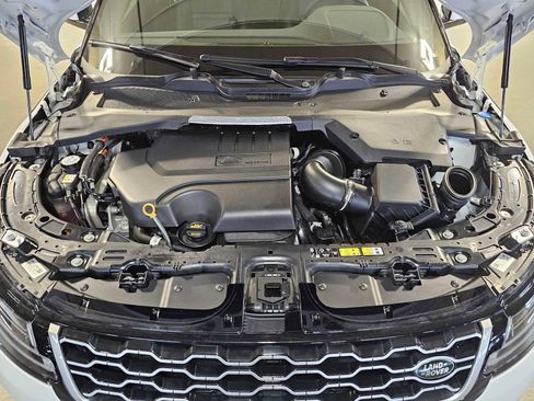 Used 2023 Land Rover Range Rover Evoque SE AWD/4WD image 9