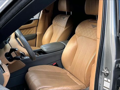 Used 2017 Bentley Bentayga AWD/4WD image 8