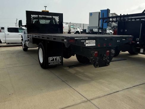 Used 2019 Ford F750 2WD Regular Cab Super Duty image 3