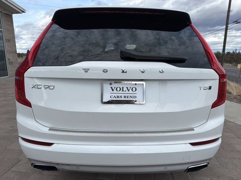 Used 2020 Volvo XC90 T5 Momentum w/ Protection Package Premier image 3