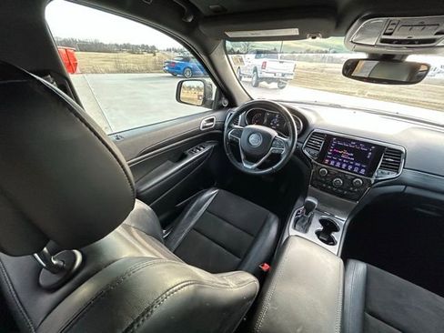 Used 2020 Jeep Grand Cherokee Altitude image 29
