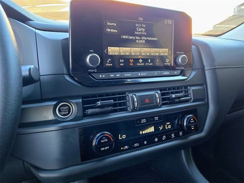 Used 2023 Nissan Pathfinder S image 17