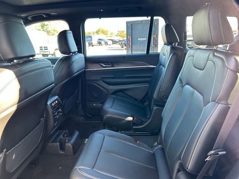 New 2025 Jeep Grand Cherokee L Limited w/ Luxury Tech Group II image 29