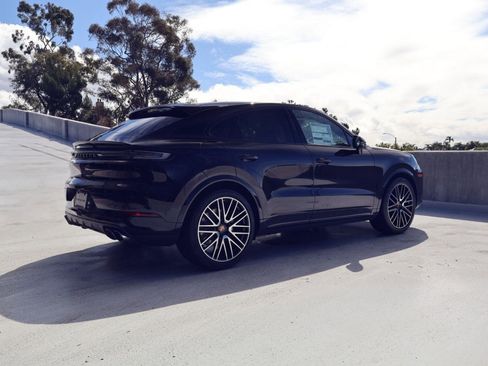 New 2026 Porsche Cayenne Coupe image 8