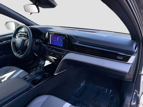 Used 2025 Toyota Camry SE FWD image 28