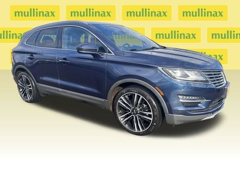 Used 2017 Lincoln MKC Reserve image 1