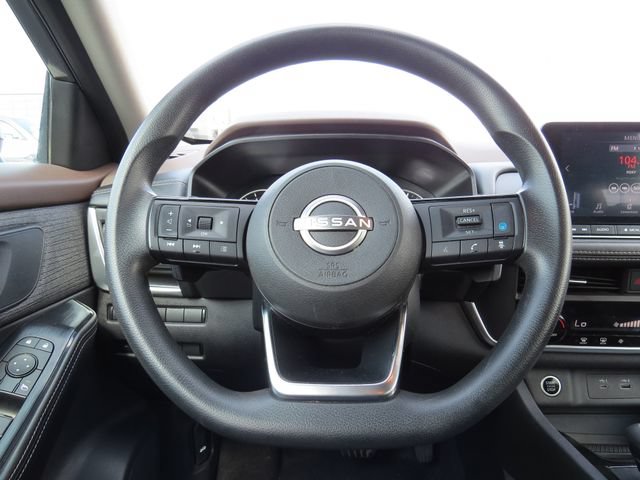Used 2023 Nissan Rogue SV FWD image 18
