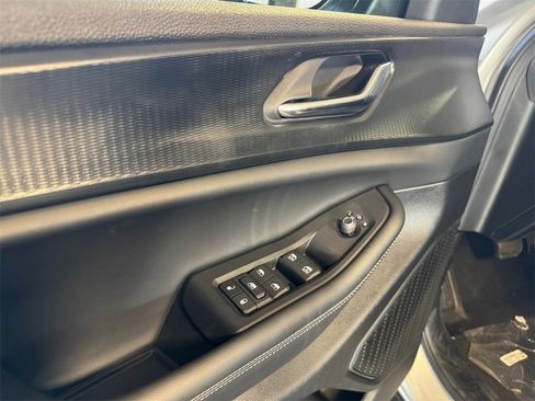 New 2025 Jeep Grand Cherokee L Laredo w/ Luxury Tech Group I image 14