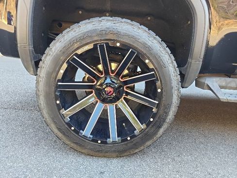 Used 2019 GMC Sierra 1500 AT4 w/ AT4 Premium Package image 4