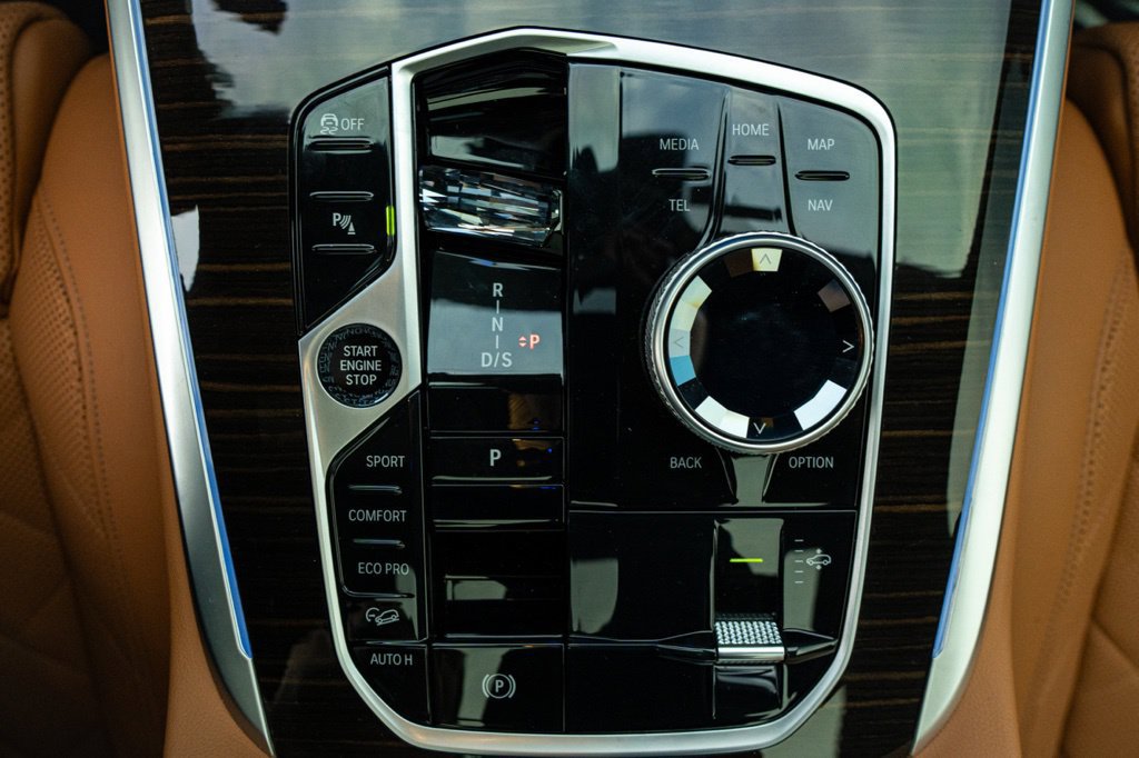 Certified 2024 BMW X7 xDrive40i w/ Executive Package AWD/4WD image 41