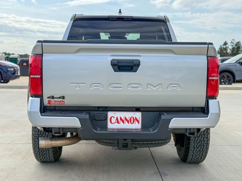 Used 2024 Toyota Tacoma TRD Off-Road image 13