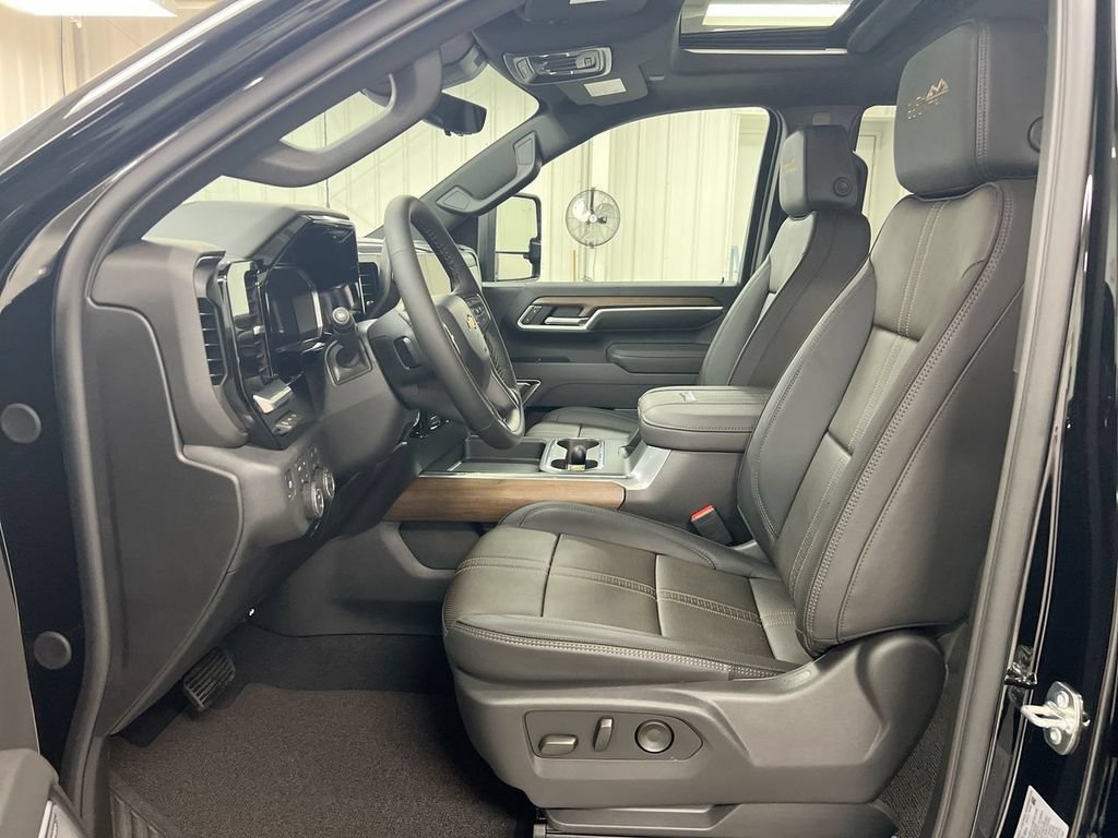 New 2026 Chevrolet Silverado 2500 High Country w/ High Country Premium Package AWD/4WD image 21
