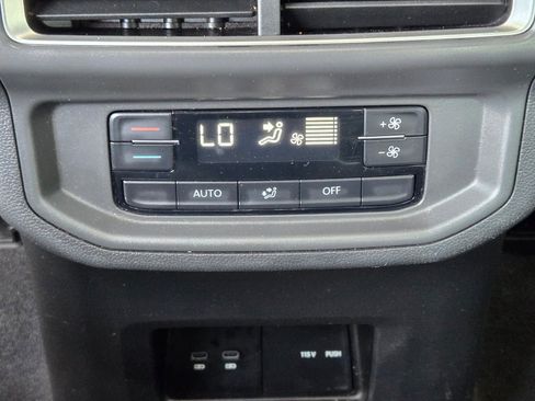 Used 2024 Volkswagen Atlas SE FWD image 20