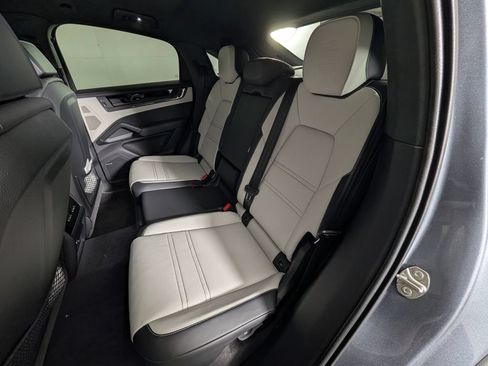 New 2026 Porsche Cayenne GTS AWD/4WD image 24