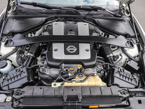 Used 2013 Nissan 370Z Coupe w/ Sport Pkg RWD image 25