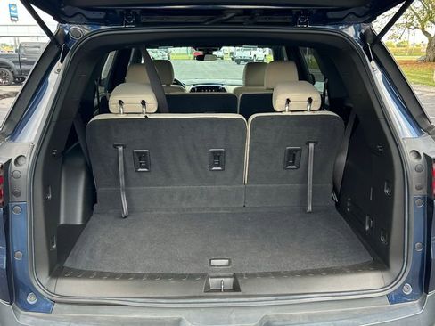 Used 2022 Chevrolet Traverse LS image 16