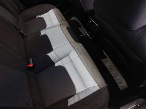 Used 2018 Dodge Charger R/T Scat Pack image 15